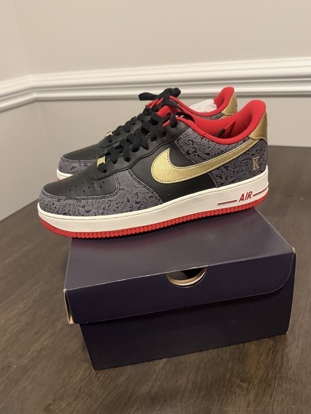 Size 10 - Nike Air Force 1 '07 LX Spades